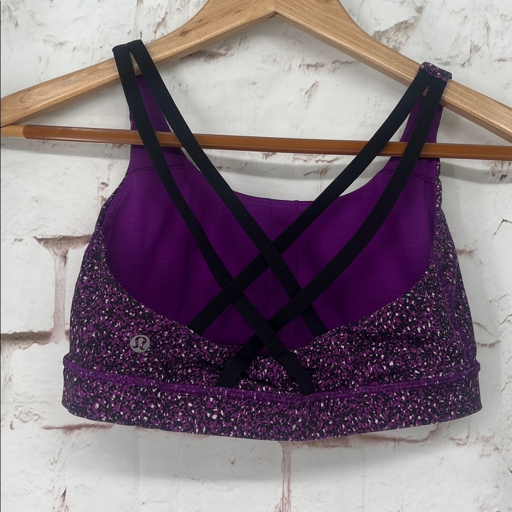 lululemon “Energy” Bra, Size 6 - Picture 6 of 8